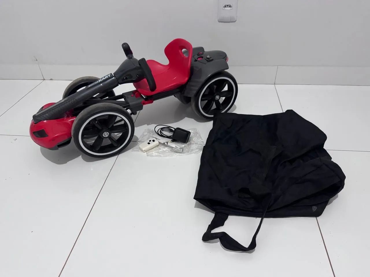 Kart Elétrico Infantil com Controle e Bolsa de Transporte - Impecável! - Foto 3