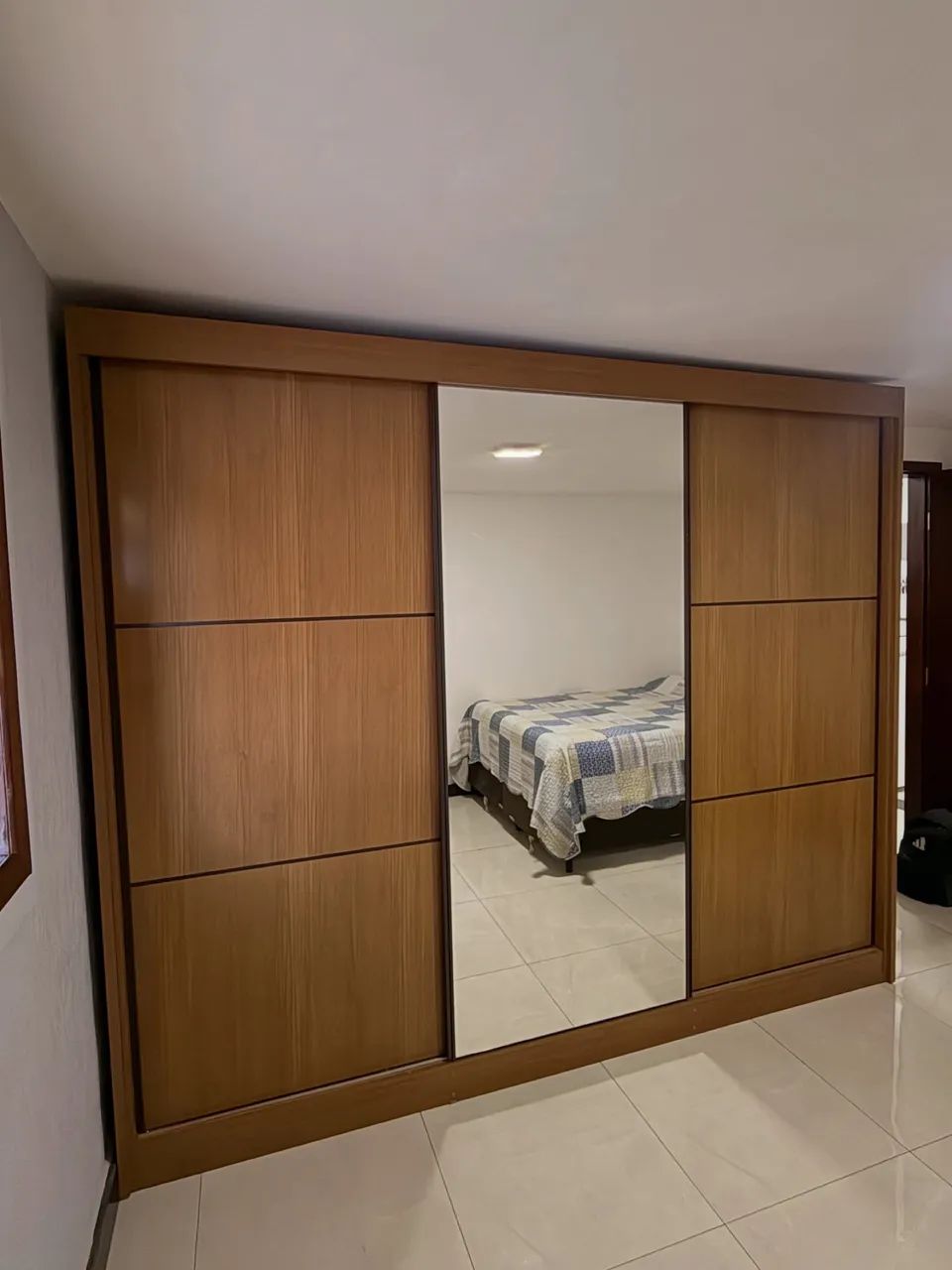 ROUPEIRO DE CASAL 100% MDF R$2.949,00