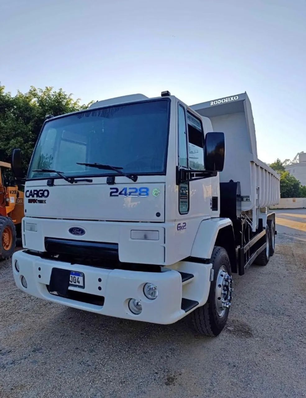 Ford Cargo 2428e caçamba  - Foto 2