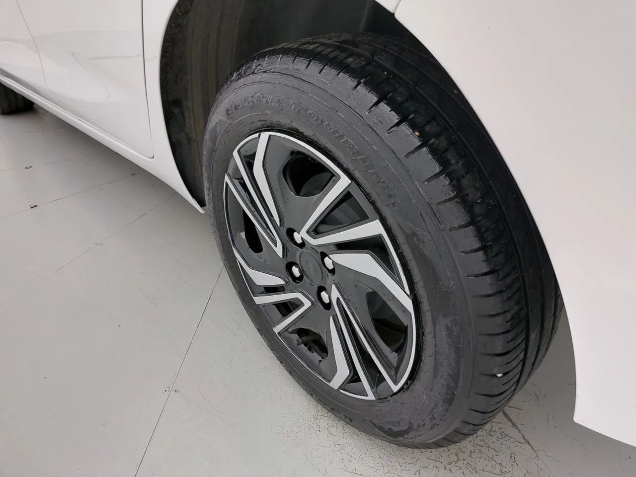 Chevrolet Onix Hatch 1.0 12V Flex Mec. 4P, foto 12 de 18