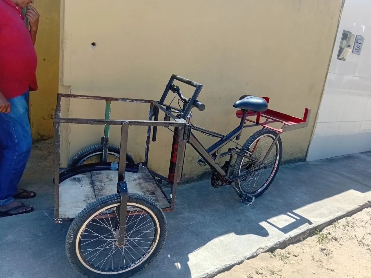 Triciclo de carga  - Foto 2