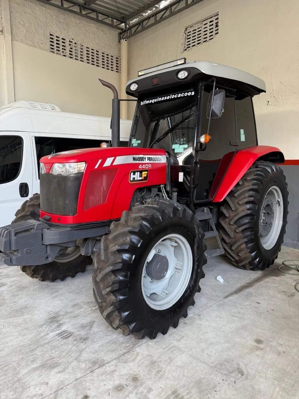 TRATOR MASSEY 4409 