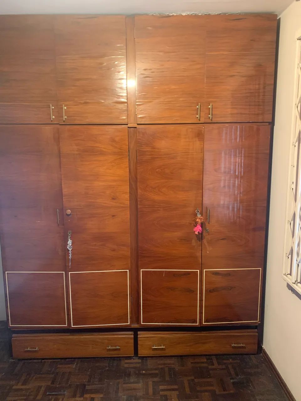 Guarda-roupa liquida 