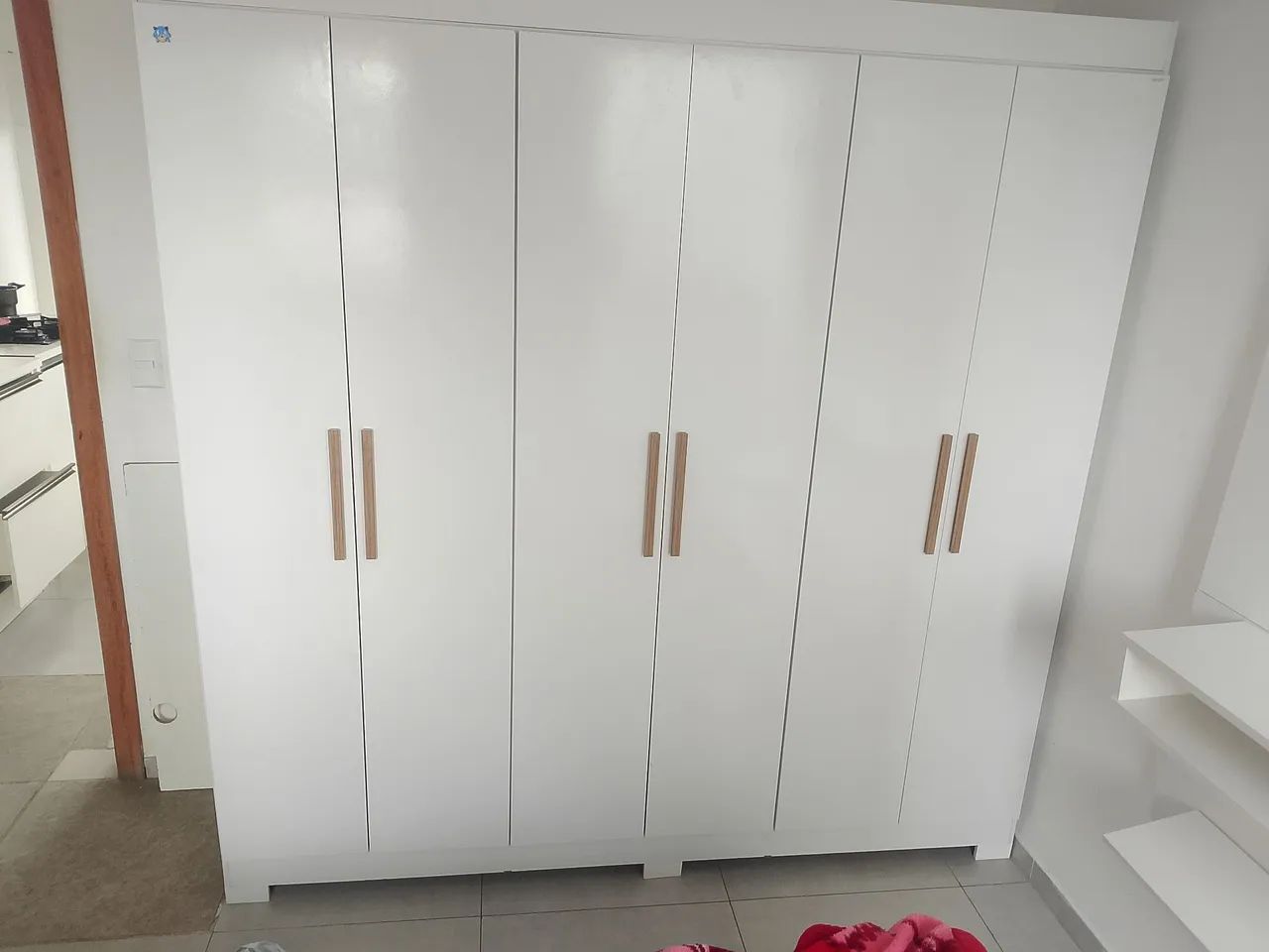 Vemdo guarda roupa 
