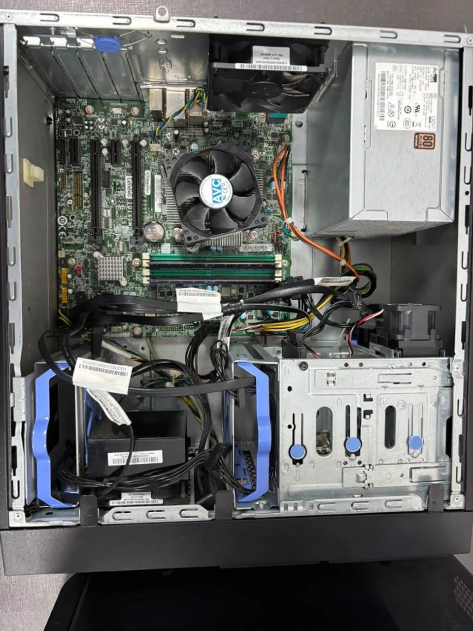 Lenovo ThinkServer TS150 Servidor