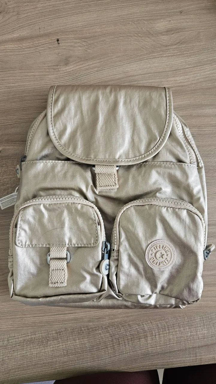 NOVA-Mochila kipling lovebug dourada - Foto 4