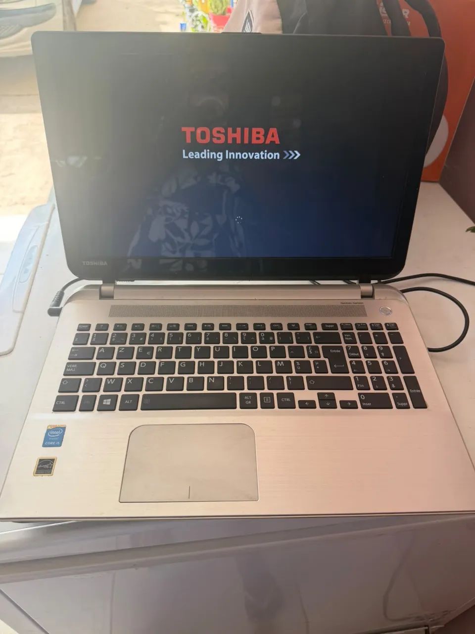 Vendo notebook Toshiba  - Foto 2