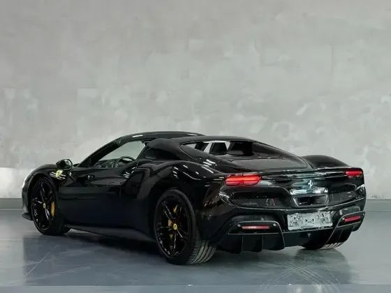 Ferrari 296 GTS (Híbrido), foto 4 de 20