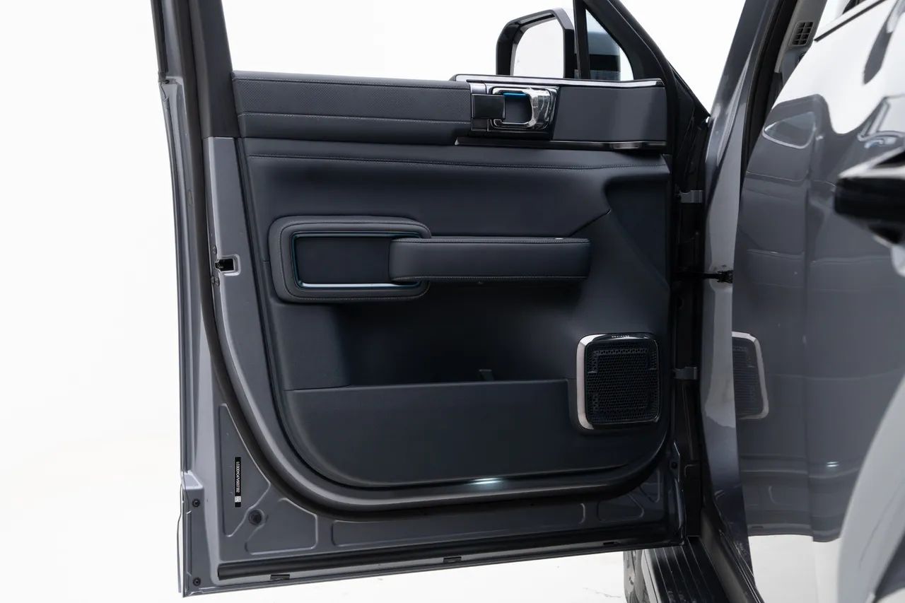 Denza B5 SUV híbrido plug-in, foto 16 de 18