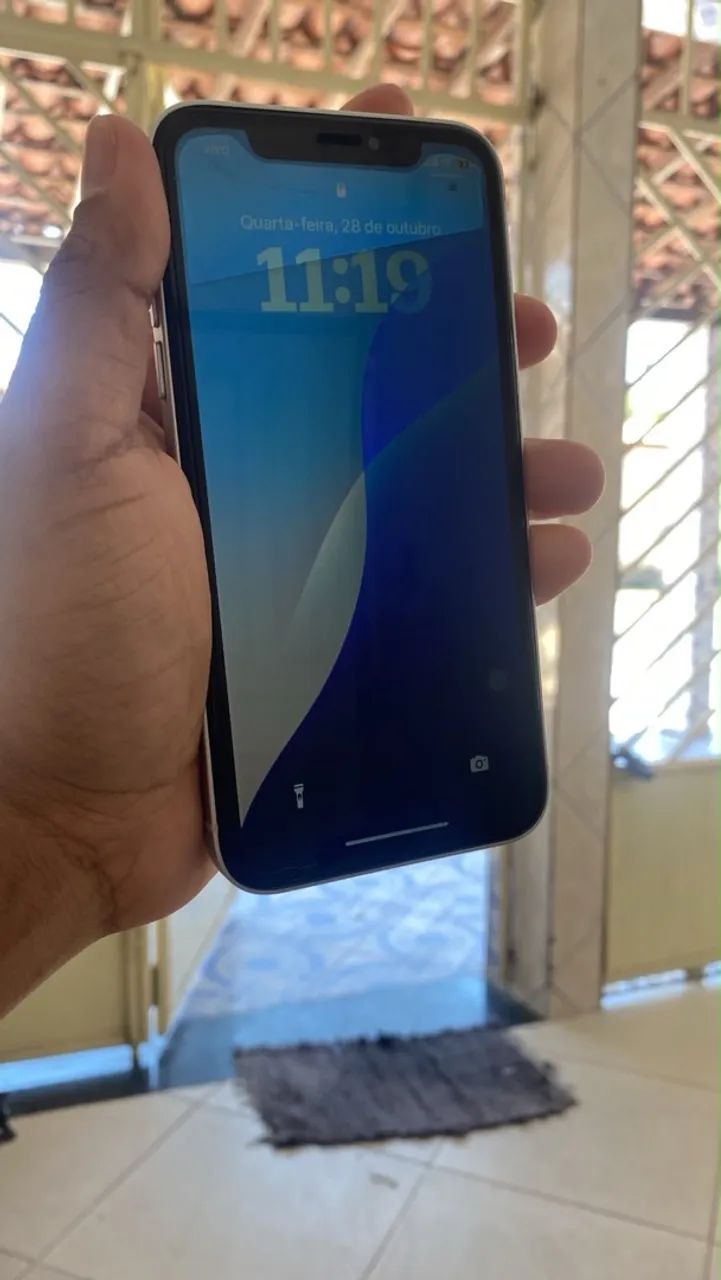 VENDO IPHONE XR NA CARCAÇA DO 17 PRO 64 Gb!!