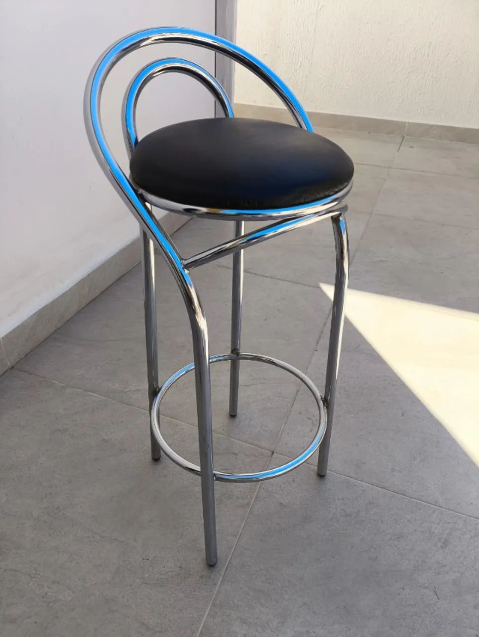 Banqueta de aço - perfeito estado