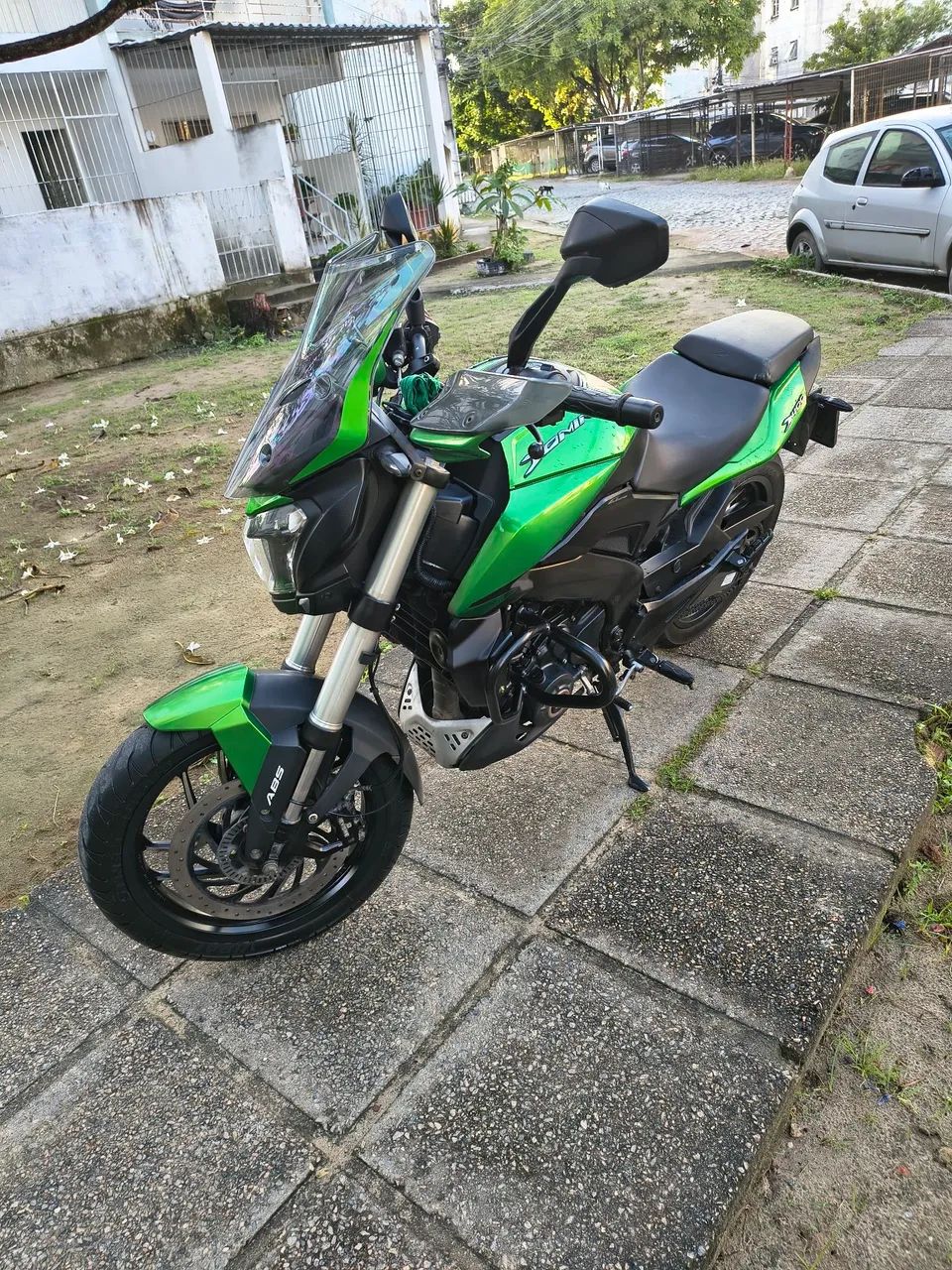 BAJAJ 400 ano 2024 - Foto 5