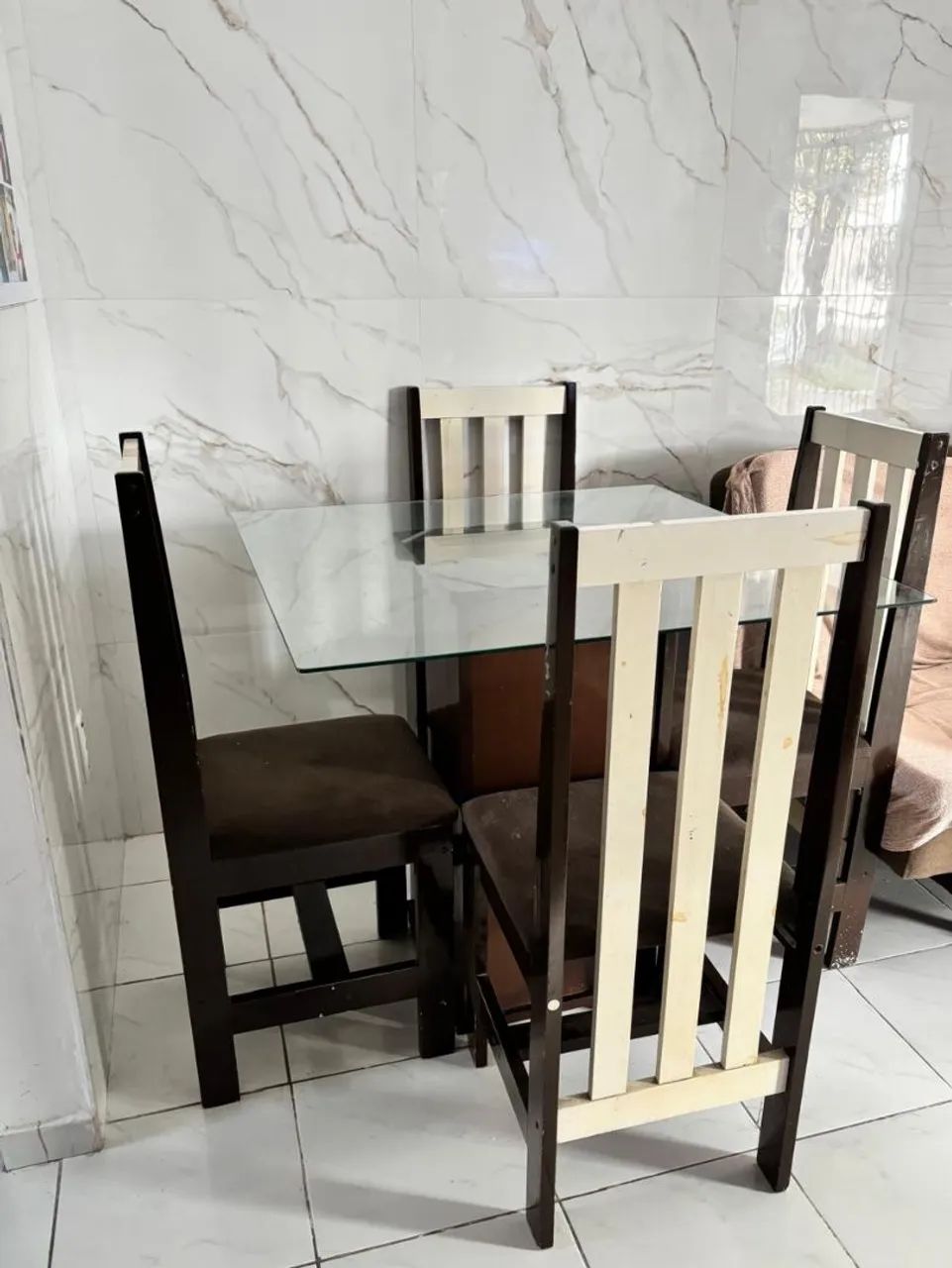Mesa quatro cadeiras
