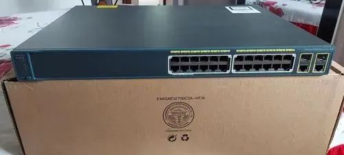 Switch Cisco Catalyst 2960 PLUS 24 portas 