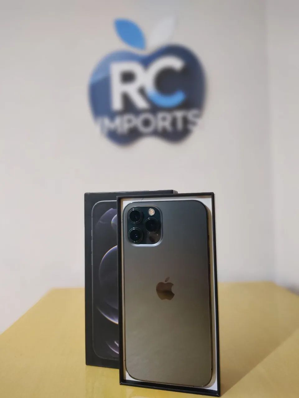 iPhone 12 PRO MAX 256GB com 75% bateria + Acessórios de brinde
