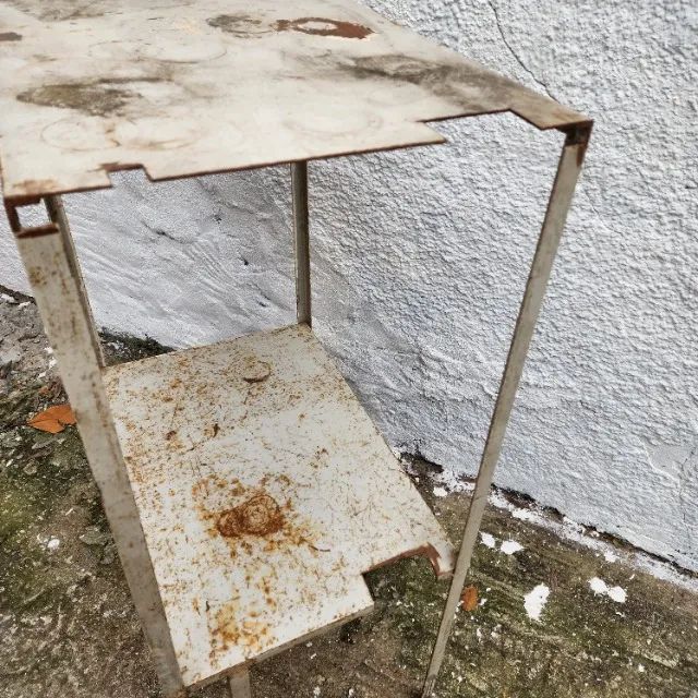 Mesa Auxiliar de Ferro Usada - Foto 2