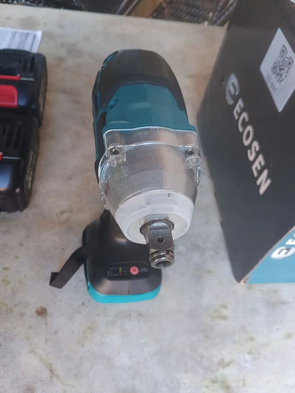 Chave de impacto 700NM duas baterias. - Peças para carros, vans e