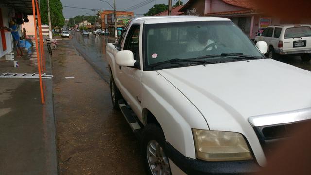 S10 cabine diesel 2.8 ano 2006/07 simples boa de mecânica pintura três pneus bons - Foto 5