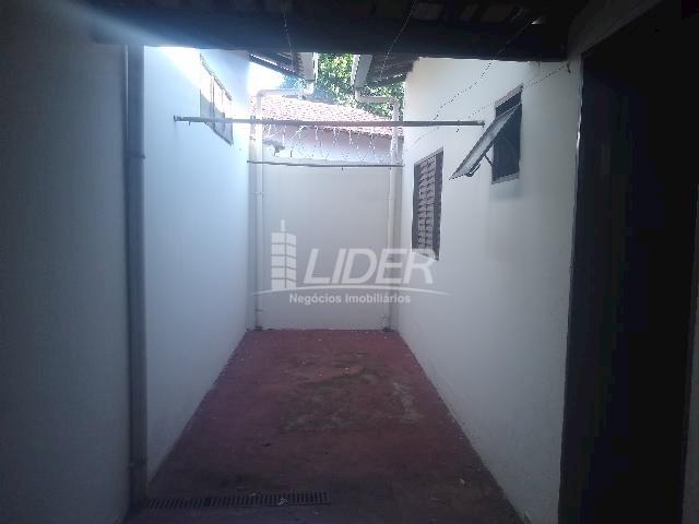 Casa para alugar com 3 dormitórios em Planalto, Uberlândia cod:863301 - Foto 18