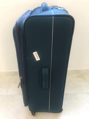 Mala para viagem seminova 4 rodas giratórias
