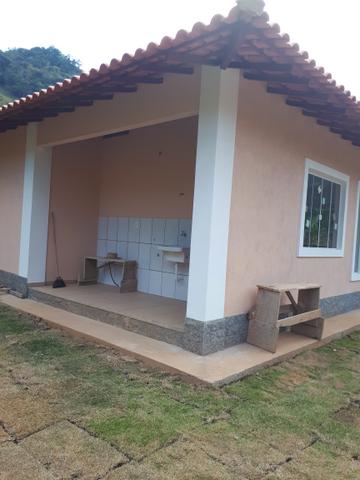 Vendo casa 2 quartos sendo 1 suíte em Lumiar na pedra riscada