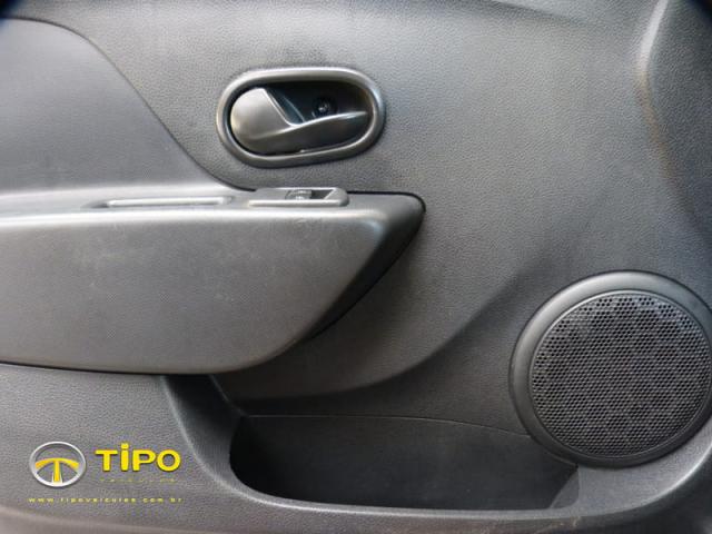 RENAULT SANDERO AUTHENTIQUE 1.0 2018 - Foto 14