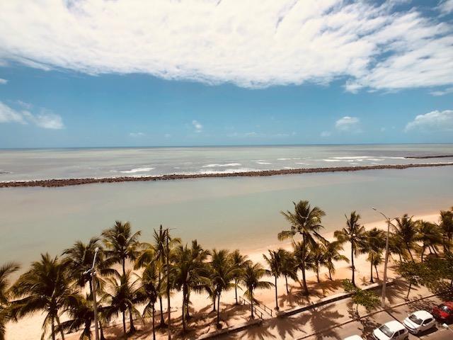 Apartamento Beira-mar 4 quartos, 2 suítes e 3 vagas, super conservado - Foto 3