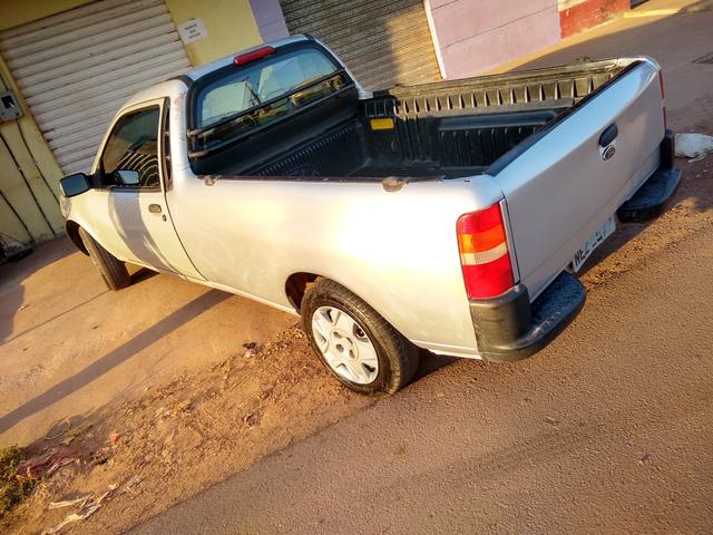 Ford Courier flex 2010 toda inteirona, com ar condicionado precisando de um pequeno reparo