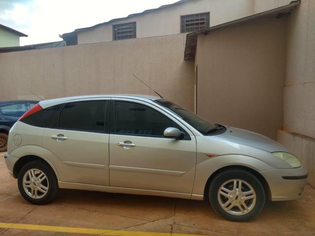 Ford Focus Hatch 1.6 8v - Foto 2