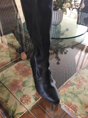 Bota com salto / cano longo / feminina - Foto 2