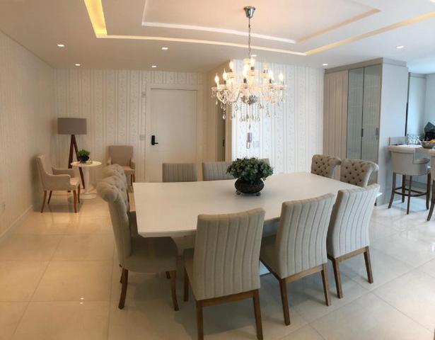 Apartamento 3 suítes Decorado Meia praia