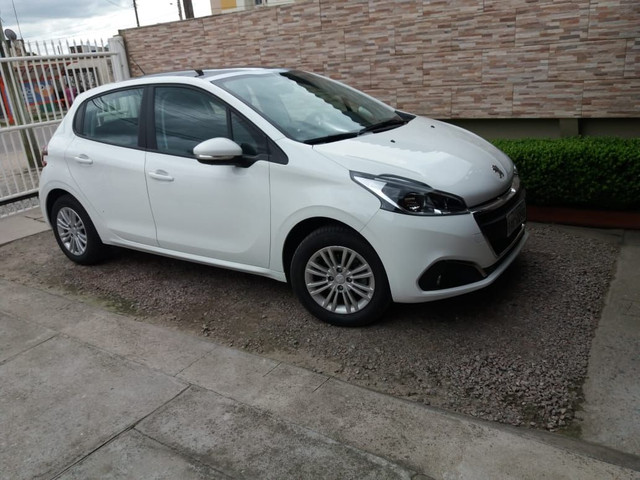 Peugeot 208 allure top 15 mil km 2017