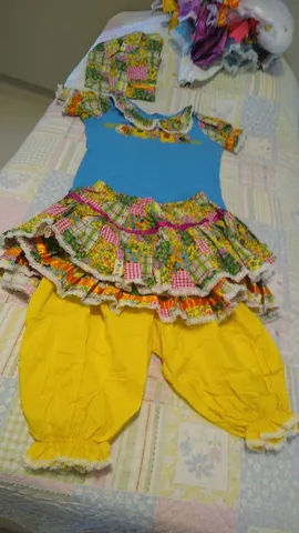 Conjunto quadrilha casal, feminino vestem M/G.