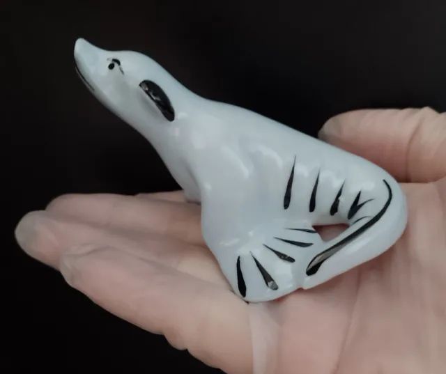 Lindo bibelô foca de porcelana  - Foto 4