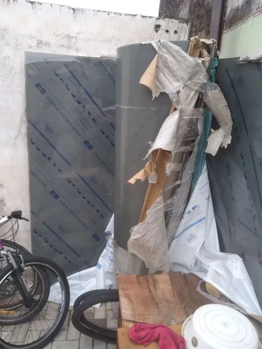 2 Placas de Policarbonato (Compactas - Fumês - UV - Novas - 2,50x2,05 - 4mm) - Foto 2