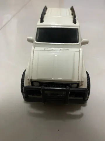 Carro de metal Toyota para colecionador escala 1/32