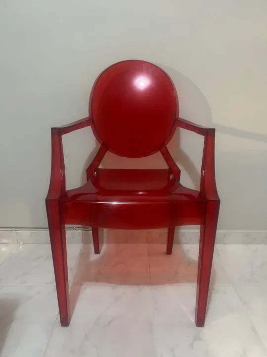 Cadeira de escritório decorativa em acrílico  
