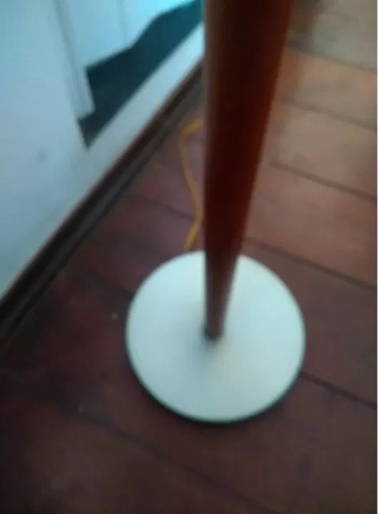 Vendo Abajur de coluna em madeira e aço escovado- Novo - Foto 4