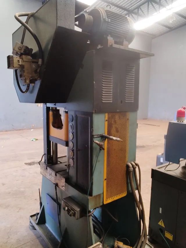 Prensa hidráulica rápida 30T 4 colunas Muffato - Foto 6