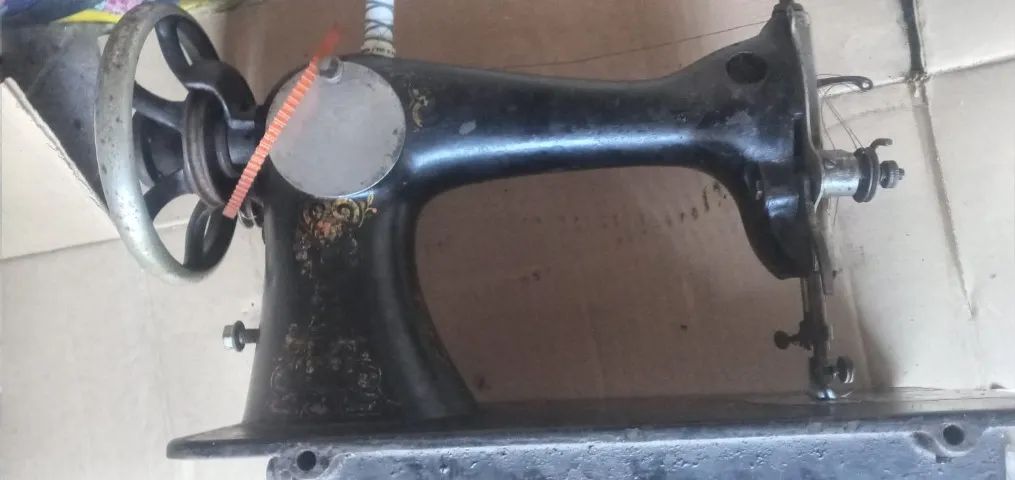 Máquina antiga   singer 