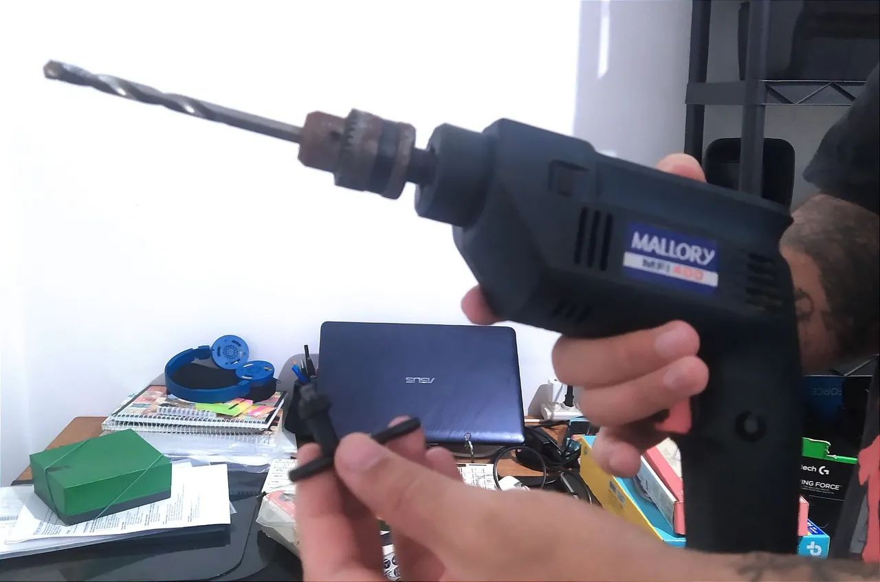 Furadeira de Impacto Mallory MF140064728516569474121