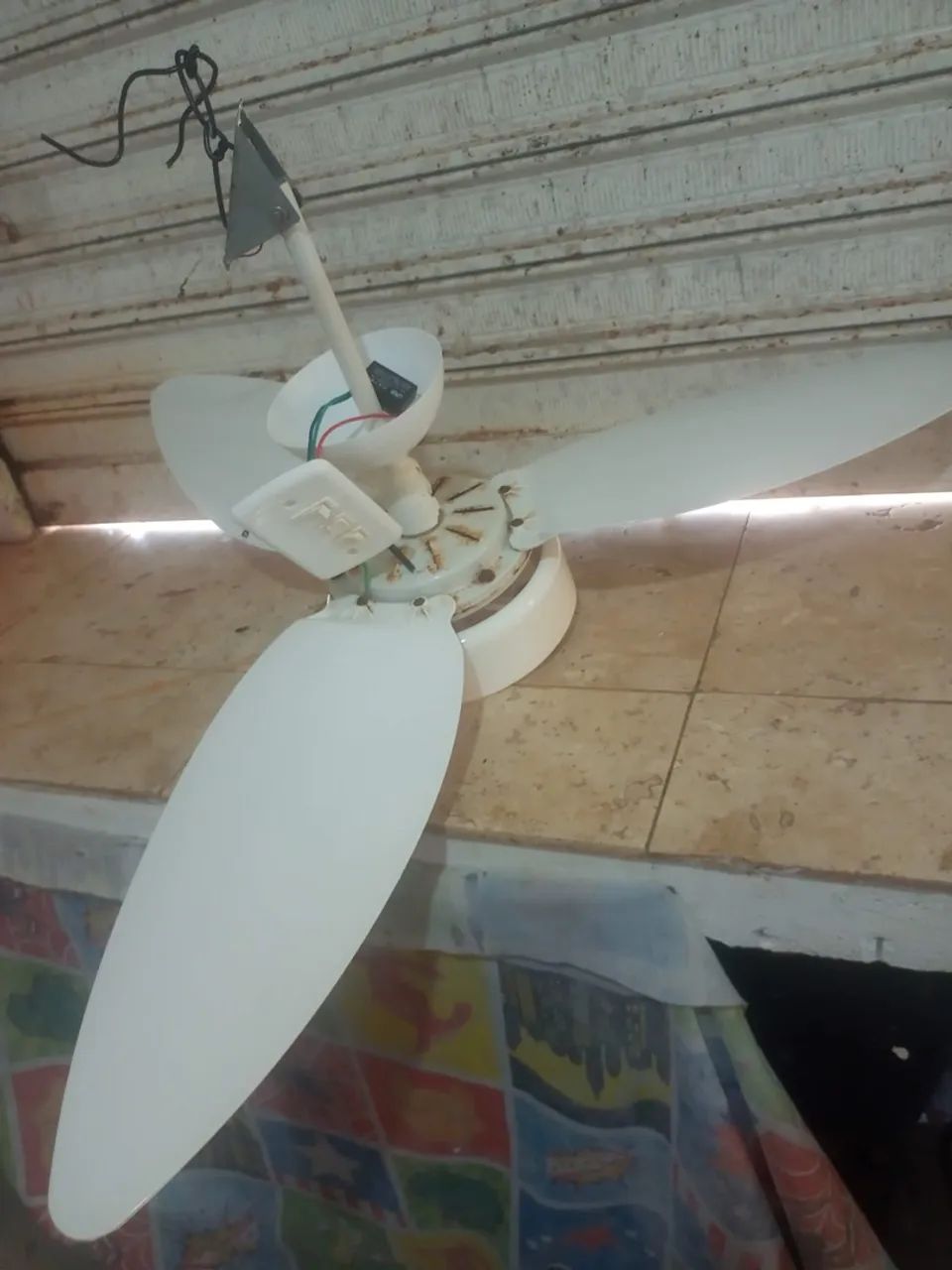 Dois ventiladores de teto funcionando normalmente - Foto 3