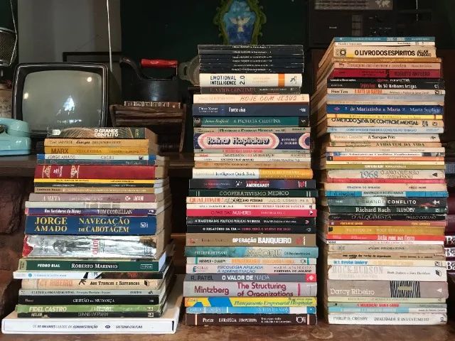 Biblioteca Lote de 22 Livros - Foto 2