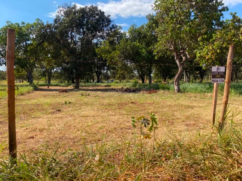 Vende-se Terreno