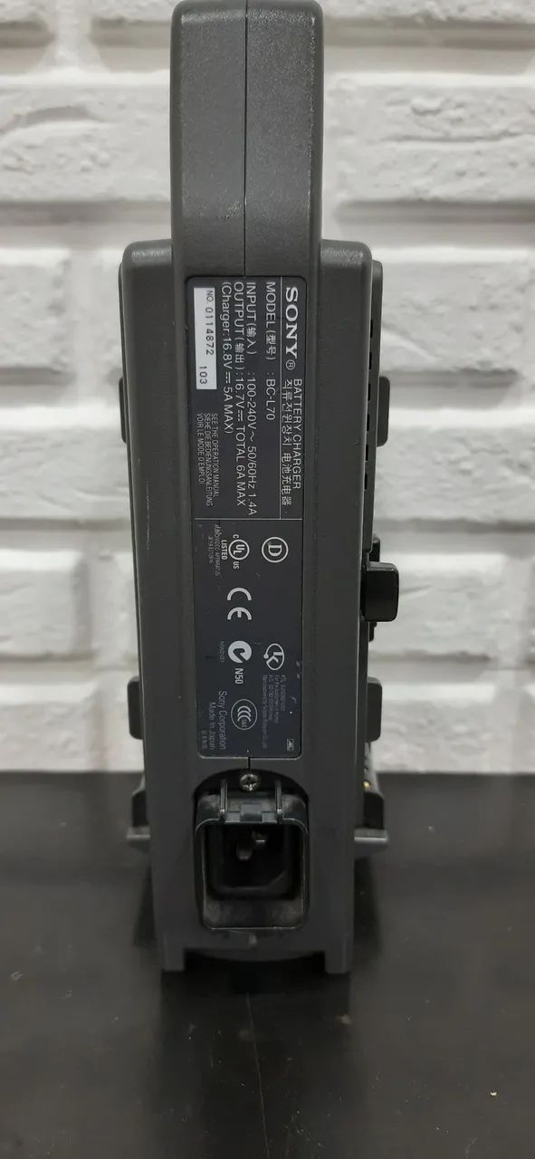 Sony AC-DN10A / BCL-70 - Carregador Profissional Dual - Original - Foto 5