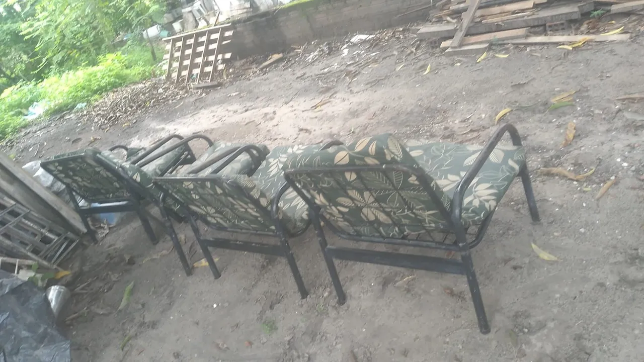 Conjunto de cadeiras para área externa