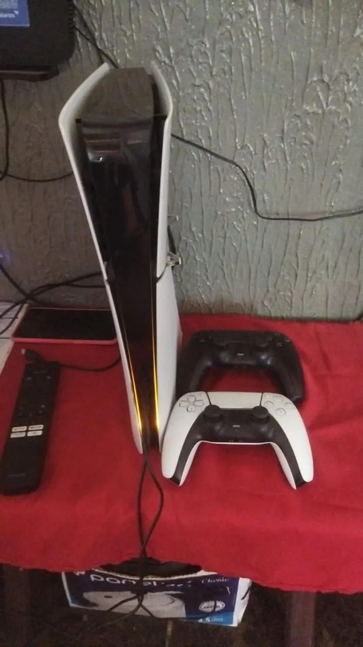 PlayStation 5 com 1 Controles