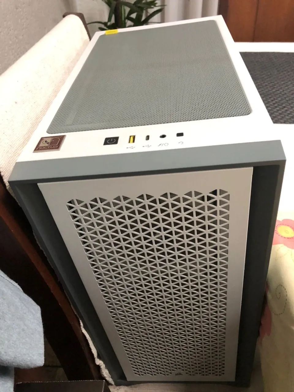 Gabinete 4000D AIRFLOW CORSAIR + 2 Coolers Corsair LL120 na cor Branca