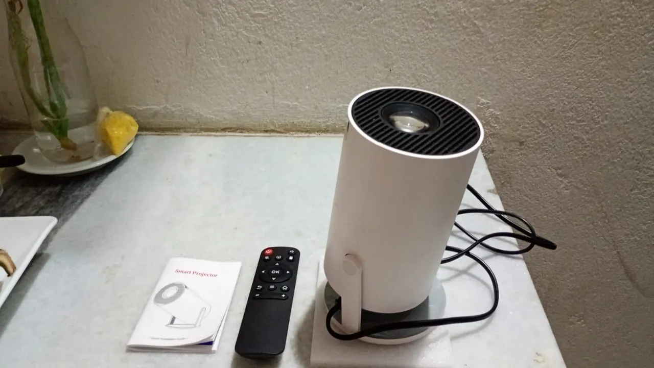 Projetor Portátil 4K 300,00