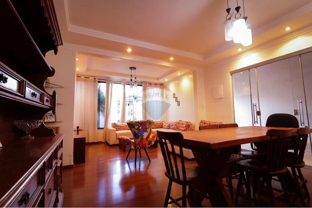 780M², 5 QUARTOS, 3 BANHEIROS, SALA AMPLA, CHURRASQUEIRA E JARDIM. VICENTE PIRES RUA 04C